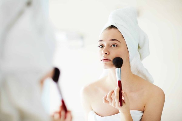 Quelle routine pour un maquillage naturel sur peau mature ?